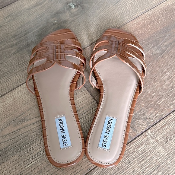 Steve Madden Shoes - Steve Madden Leather Sandals. Brand new - never worn. Size 8.5M.